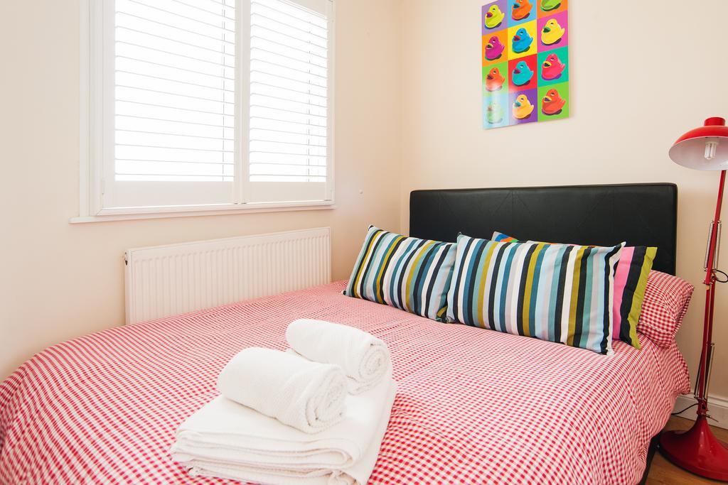 Kings Cross Apartment لندن الغرفة الصورة