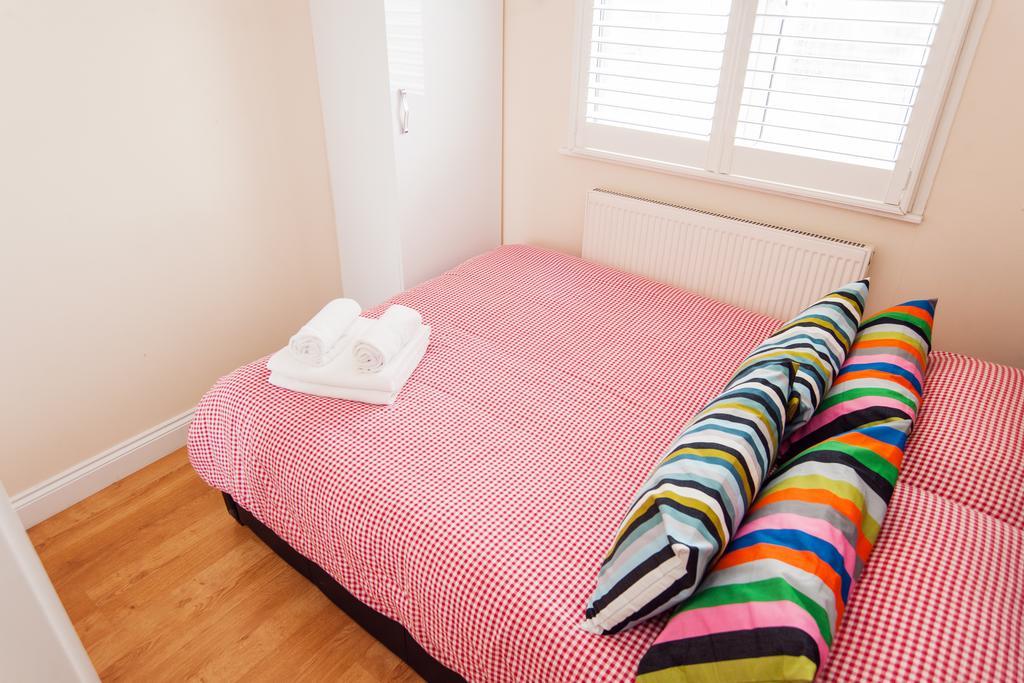 Kings Cross Apartment لندن الغرفة الصورة