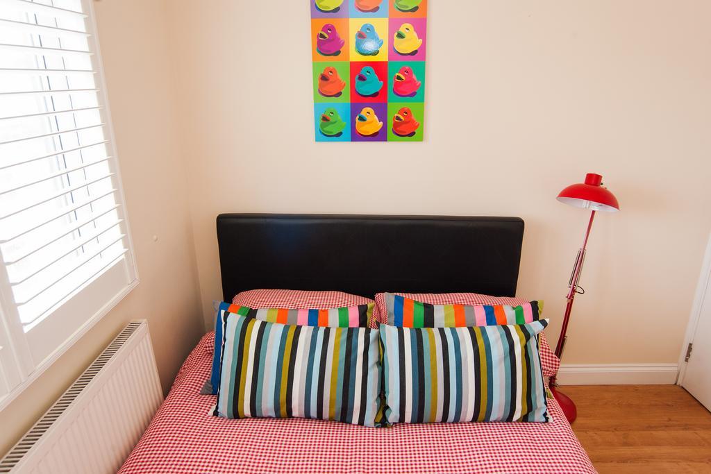 Kings Cross Apartment لندن الغرفة الصورة